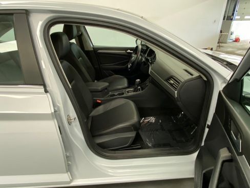 Used 2019 Volkswagen Jetta SE image 23