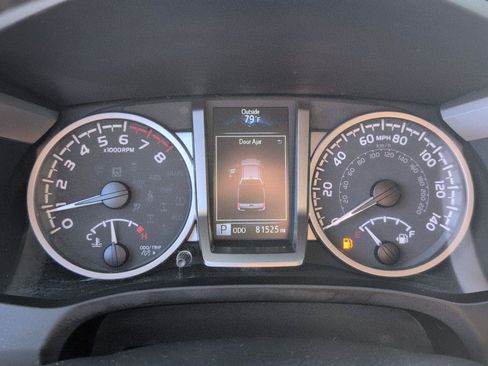 Used 2022 Toyota Tacoma SR5 w/ Technology Package RWD image 24