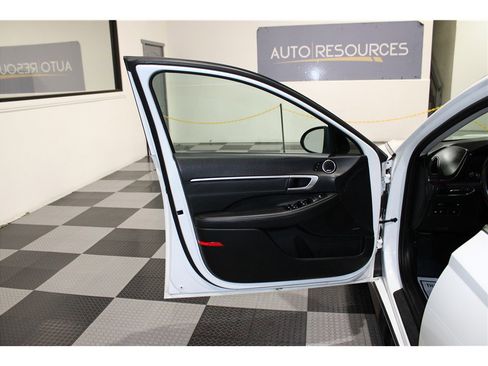 Used 2021 Hyundai Sonata Limited image 11