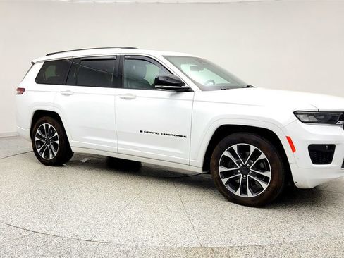 Used 2021 Jeep Grand Cherokee L Overland w/ Advanced Protech Group III image 3