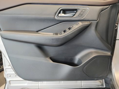 Certified 2023 Nissan Rogue Platinum w/ Platinum Premium Package image 31