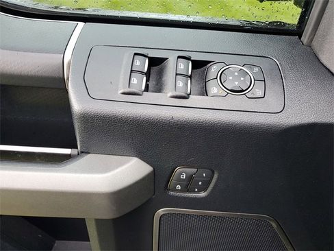 Used 2018 Ford F150 Raptor w/ Equipment Group 802A Luxury image 7