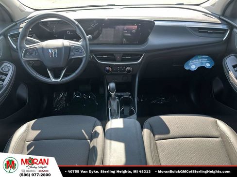 Certified 2024 Buick Encore GX Preferred FWD image 11