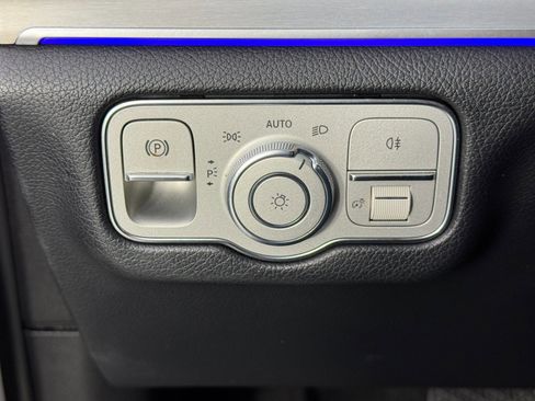 Used 2020 Mercedes-Benz GLE 350 4MATIC w/ Premium Package image 18