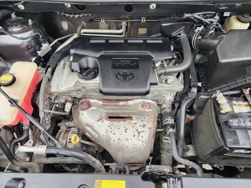 Used 2015 Toyota RAV4 LE AWD/4WD image 25