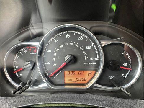 Used 2018 Toyota Yaris L image 15