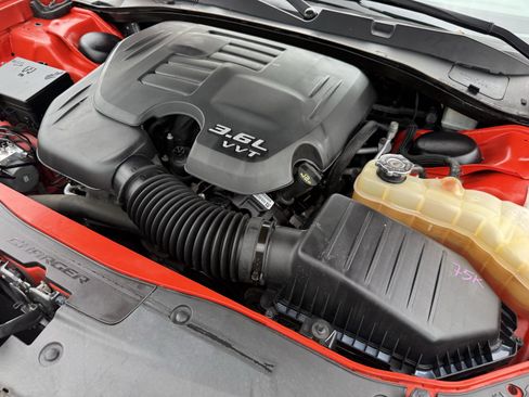 Used 2020 Dodge Charger SXT w/ Blacktop Package RWD image 33