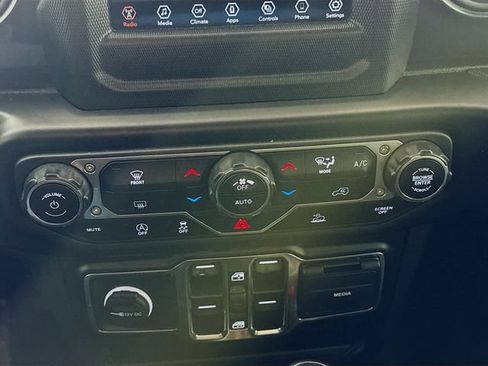 Used 2022 Jeep Wrangler Unlimited Sport AWD/4WD image 15