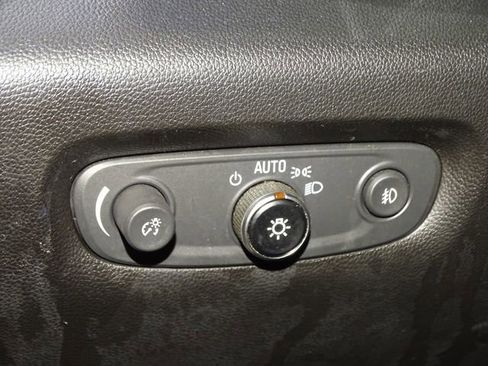 Used 2020 Chevrolet Traverse Premier image 27