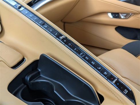 Used 2023 Chevrolet Corvette Stingray Premium Conv w/ Z51 Performance Package image 20