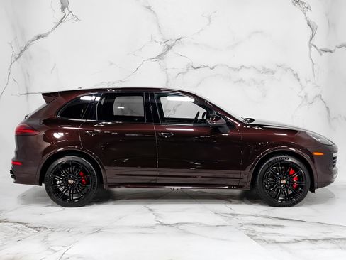 Used 2016 Porsche Cayenne GTS image 6