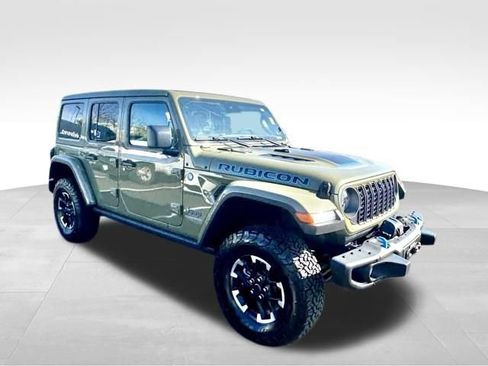 Used 2025 Jeep Wrangler Unlimited Rubicon 4xe image 11