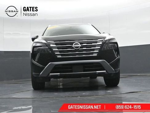Used 2025 Nissan Rogue SL w/ Tech Package AWD/4WD image 42