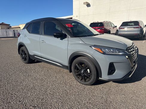 Used 2023 Nissan Kicks SR w/ SR Premium Package image 6