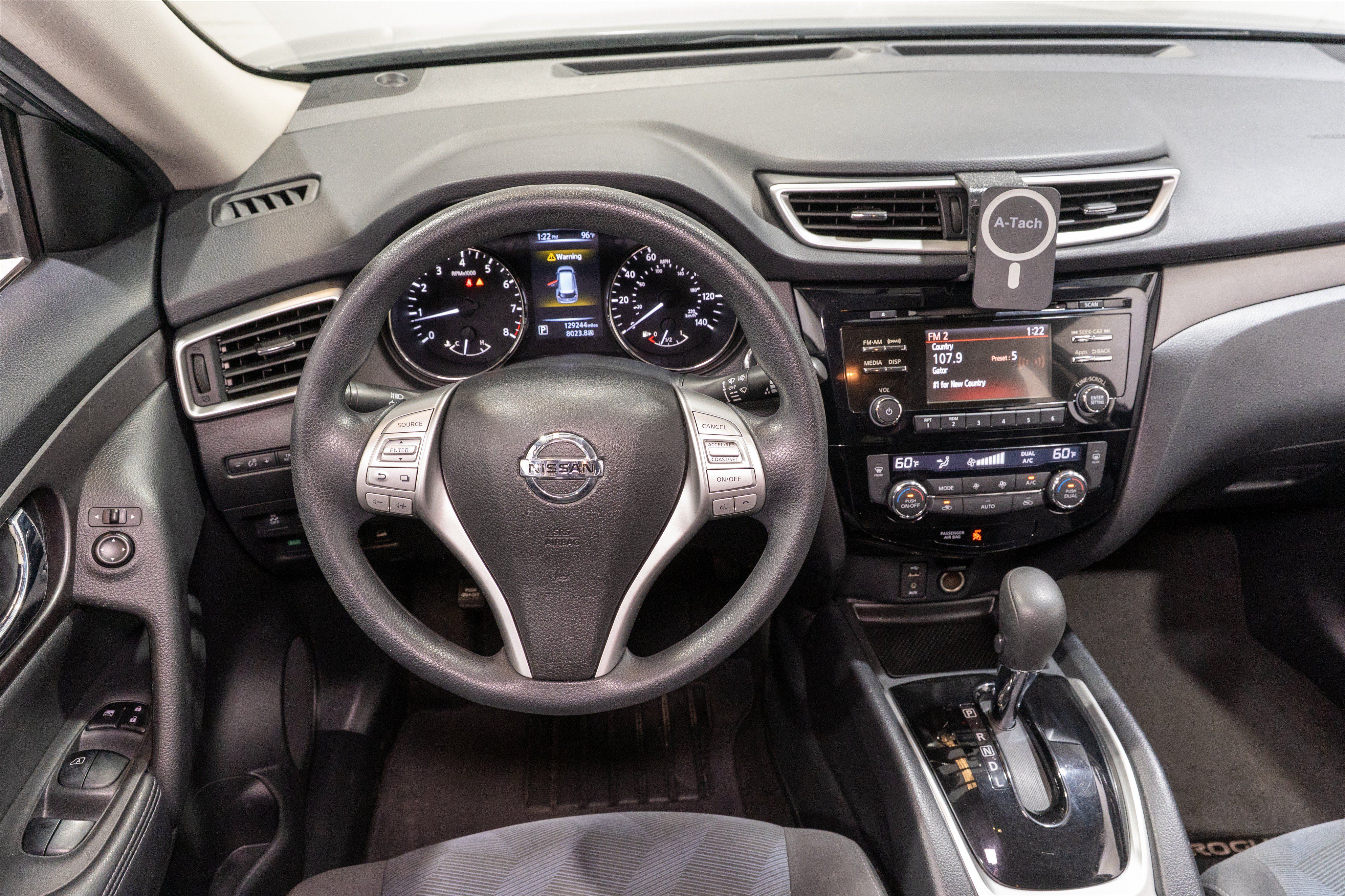 Used 2016 Nissan Rogue SV AWD/4WD image 11