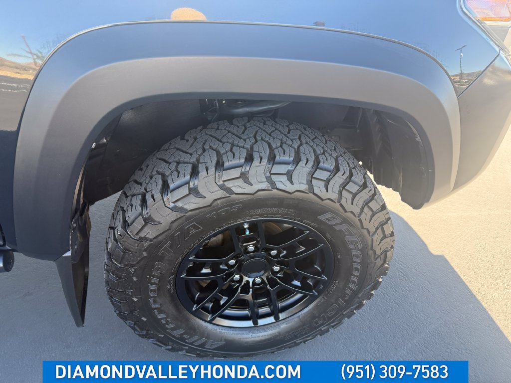 Used 2020 Toyota Tacoma TRD Off-Road w/ Technology Package AWD/4WD image 29