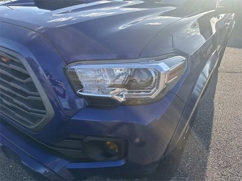 Used 2023 Toyota Tacoma TRD Sport image 10