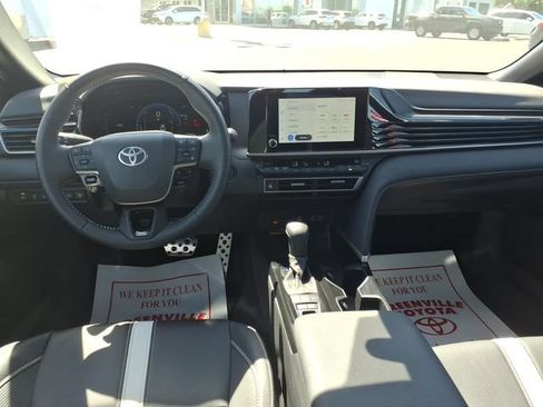 Used 2025 Toyota Camry SE w/ Convenience Package FWD image 10