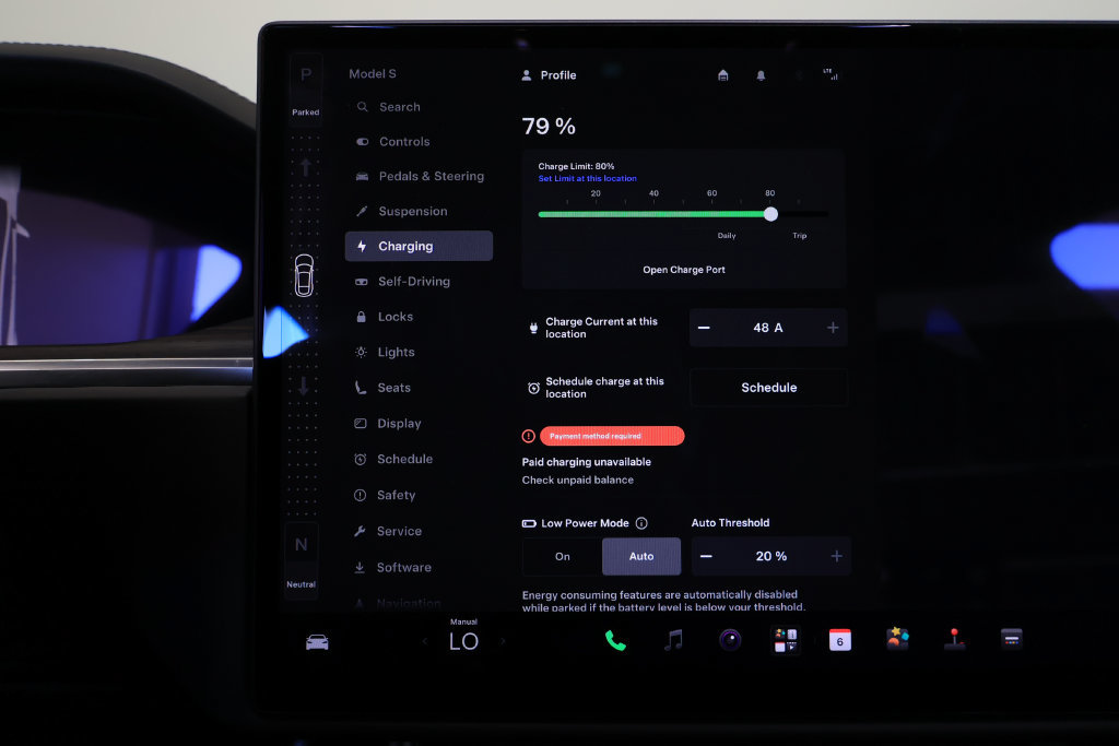 Used 2022 Tesla Model S AWD/4WD image 36