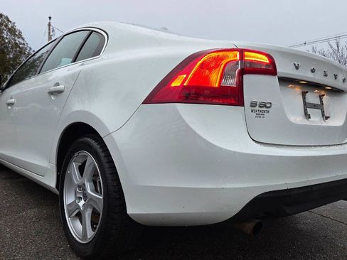 Used 2012 Volvo S60 T5 image 10