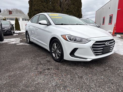 Used 2017 Hyundai Elantra SE image 3