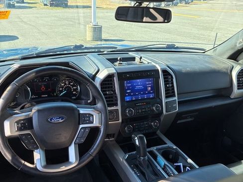 Used 2020 Ford F150 Lariat image 12
