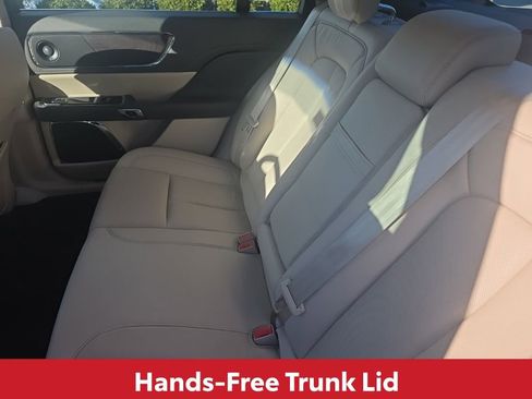 Used 2020 Lincoln Continental w/ Premium Package image 18