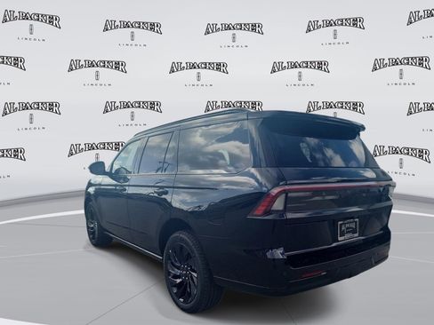 New 2026 Lincoln Navigator Reserve w/ Jet Appearance Package AWD/4WD image 3