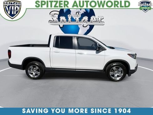 Used 2025 Honda Ridgeline TrailSport image 3