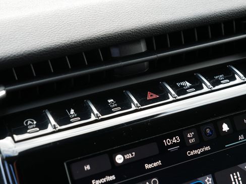 Used 2023 Jeep Grand Cherokee L Laredo image 31