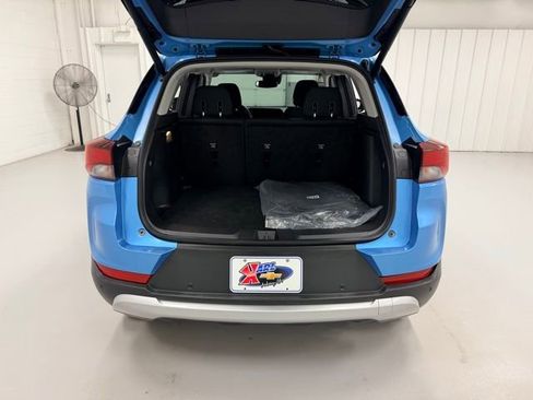 Certified 2025 Chevrolet TrailBlazer LT w/ Convenience Package FWD image 26