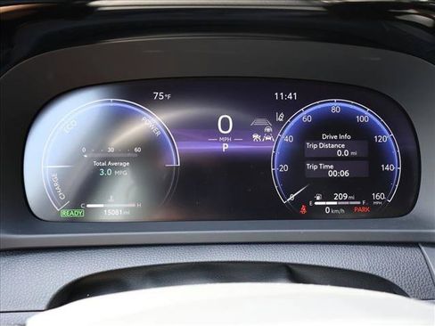 Used 2025 Toyota Crown Signia AWD/4WD image 15