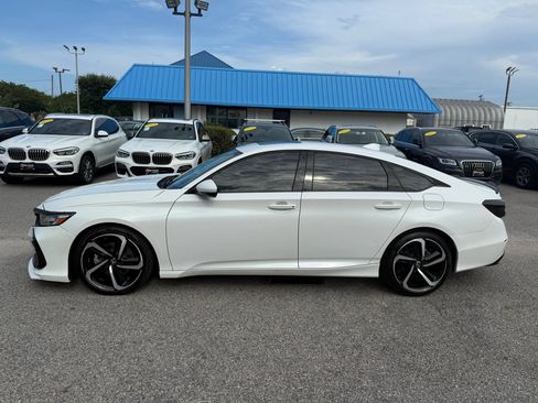 Used 2018 Honda Accord Sport image 3