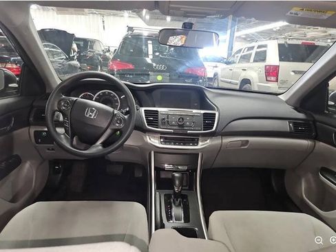 Used 2013 Honda Accord LX image 9