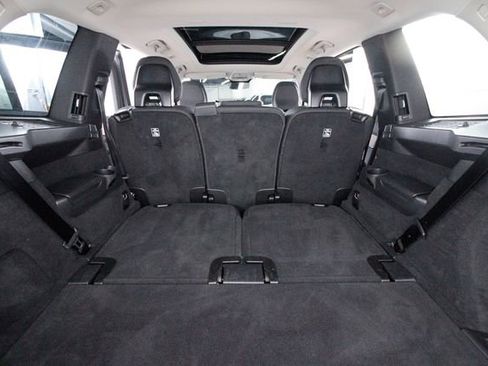 Certified 2025 Volvo XC90 B6 Plus image 30