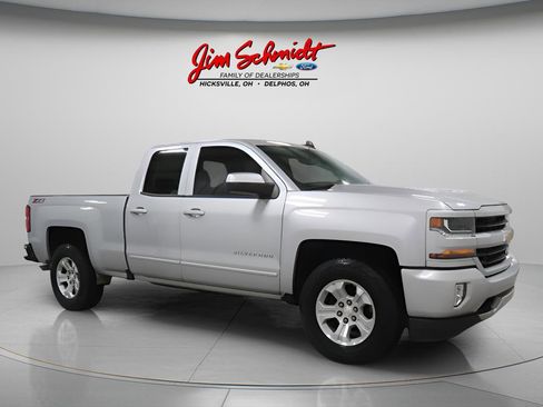 Used 2018 Chevrolet Silverado 1500 LT w/ All Star Edition image 2