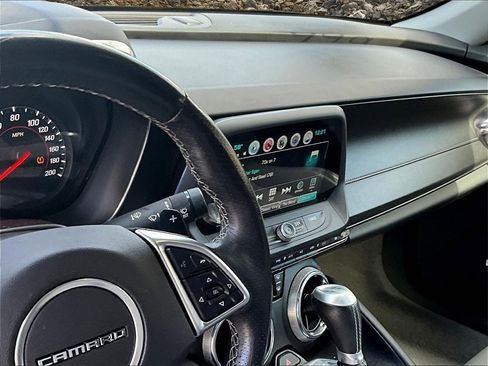 Used 2017 Chevrolet Camaro SS image 5