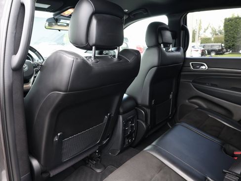 Used 2021 Jeep Grand Cherokee Laredo X image 18