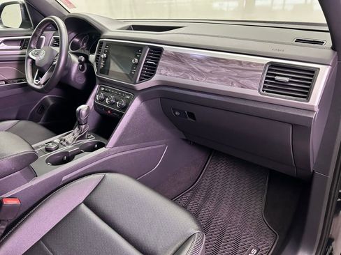 Used 2021 Volkswagen Atlas Cross Sport SE image 23