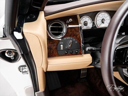Used 2020 Rolls-Royce Wraith RWD image 27