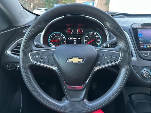 Used 2019 Chevrolet Malibu LS image 25