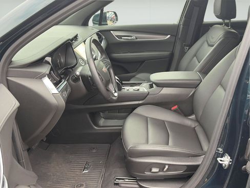 Used 2025 Cadillac XT6 Luxury AWD/4WD image 12