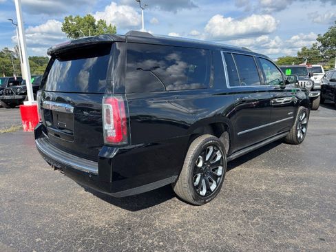 Used 2019 GMC Yukon XL Denali w/ Denali Ultimate Black Edition AWD/4WD image 5