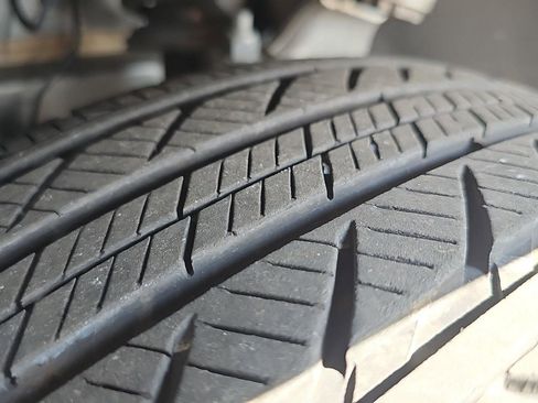 Used 2023 Mercedes-Benz GLC 300 4MATIC image 5