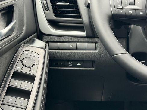 New 2026 Nissan Rogue SV w/ Cold Weather Package FWD image 23