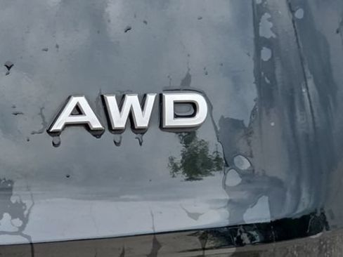 Used 2024 Nissan Rogue S AWD/4WD image 40