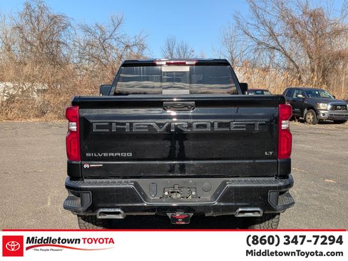 Used 2024 Chevrolet Silverado 1500 LT Trail Boss w/ Convenience Package II AWD/4WD image 4