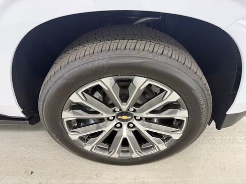 New 2026 Chevrolet Suburban High Country image 4