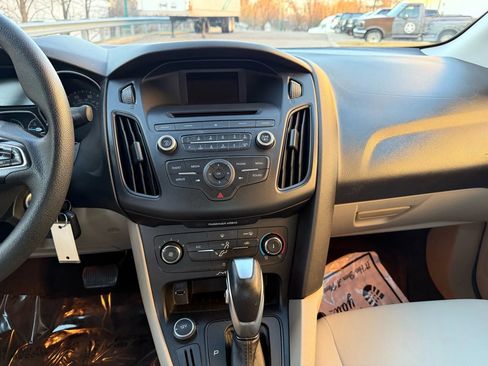 Used 2015 Ford Focus SE image 19