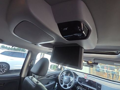 Used 2021 Honda Pilot Touring image 4